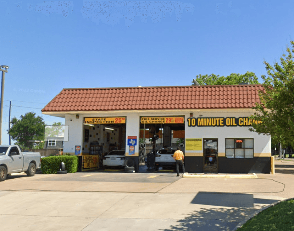 Ten Minute Oil Change service station exterior